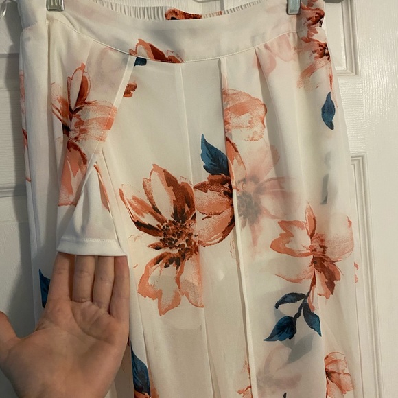 Floral pants - Picture 3 of 10